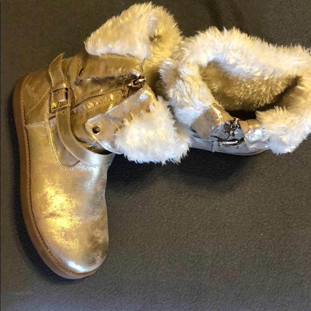 Guess gold distressed, faux fur boots